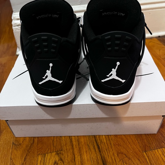 Air Jordan 4 Retro White Thunder - Picture 4 of 8
